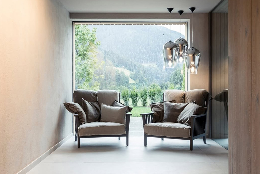 Gray 01 Armchair hero