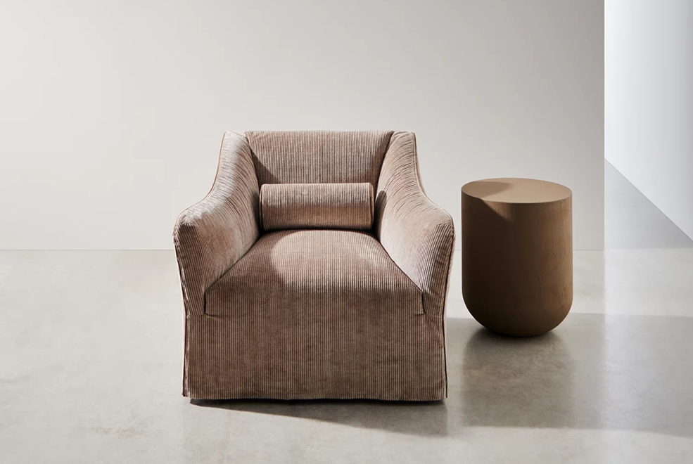 Saia Armchair hero