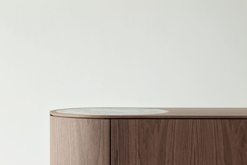 Lip Side Table gallery