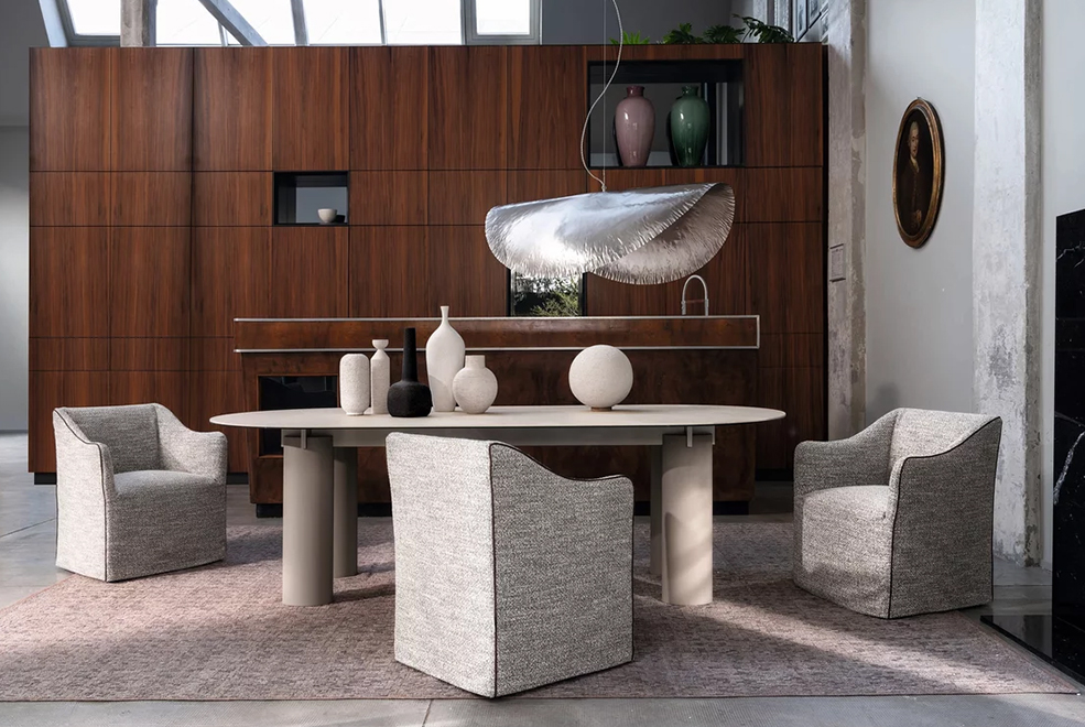 Daen 33/34 Dining Table gallery